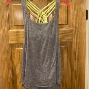 Lulu lemon tank with built in bra! sz 4
